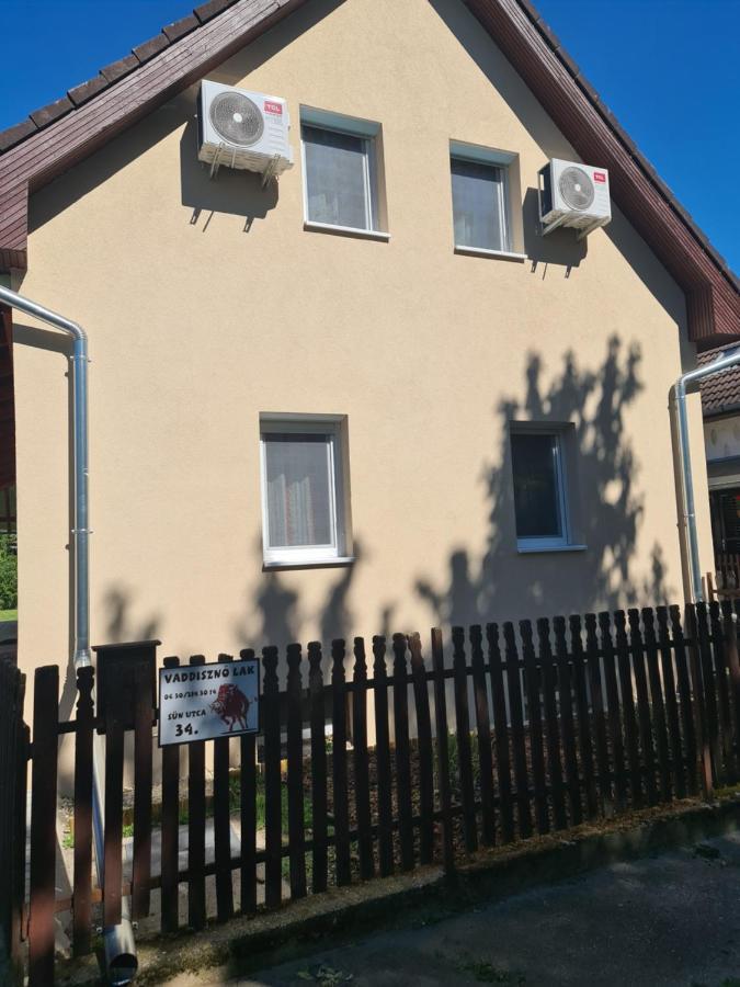 Villa Vaddinszó lak Kiskunmajsa Exterior foto
